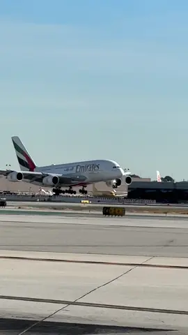 Follow my page for more videos!👍🫶🙏 #emirates #airbusa380 #landing #fyp #trendingsong #foryou 
