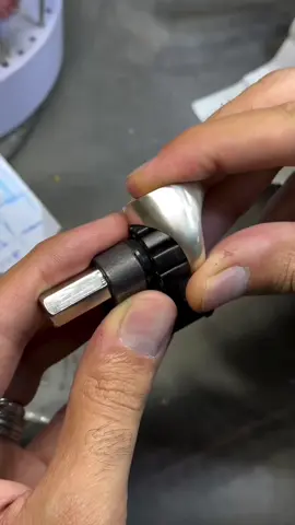 Amazing ring transformation! (🎥: IG/hosein_zareiyan1)