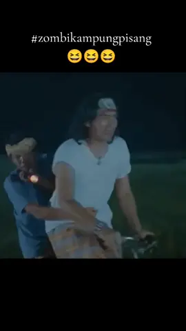 tengah duk kalut itu la mcm² jadi😂😂 #zombikampungpisang 