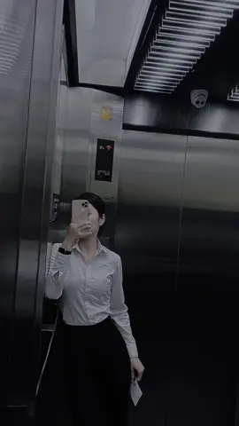 “ Tập trung vào anh này “ 