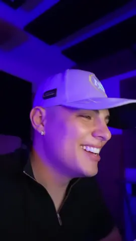 Sirvalooo pues!!! ✨🥳❤️‍🔥  #montañeros #diciembree #clasicosdediciembre #marlonarenas #musicaparrandera #parrandadiciembre #sirvamelodoble #tendenciass #navidadd #parrandera #joaquinbedoya🇨🇴🇨🇴 