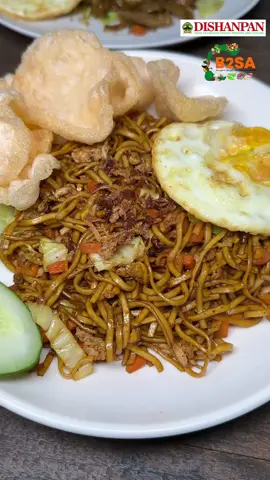 MAKAN MIE SEENAK INI TANPA TEPUNG TERIGU?? 😳 Bener banget guys ini adalah  @miemocaf.official  Mie instan baru dengan bahan dasar dari tepung olahan singkong yang difermentasi dengan asam laktat atau yang dikenal dengan Modiffied Cassawa Flour! Nah ini dia kelebihan Mie Mocaf : ☑️ Kandungan Gluten yang rendah, cocok untuk diet ☑️ Kaya Karbohidrat, lebih mengenyangkan ☑️ Aman dikonsumsi penderita Celiac Disease dan Autisme ☑️ Konsentrasi Pasti murni lebih rendah, ramah untuk pencernaan ☑️ Kandungan Glikemik rendah, cocok untuk penderita DM, Darah Tinggi dan Kolesterol tinggi Sangat di rekomendasikan banget buat di konsumsi karna bisa #SehatDenganPanganLokal Kalian bisa cobain Mie Mocaf ini secara gratis dengan syarat pesan 1 menu apapun di tempat di bawah ini yah : sekawan, ramsha cafe, warkop lestari, circle minibar, kopi mburi umah, w up cafe, warak coffe. #SehatDenganPanganLokal 