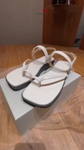 wajib punya di lemari kamu Ezerss 🧡🥰 #fyp #elizabeth #tokoelizabeth #tiktokshop #tokoelizabeth #sandal 