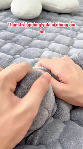 Thảm trải giường yuki nỉ nhung cao cấp ấm êm #phòngngủ #muasam #thamtraigiuong 