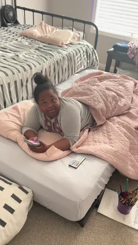 Lazy days 😊 😌 #ninasimoneray #noschool 💛💙 #t21 #qualitytime #mommyandme 💖 #fyp #explore 