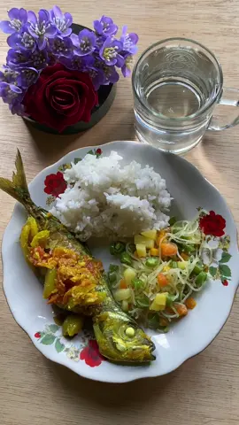 Eh udah jamnya makan siang nih  #makanenak #makansehat 