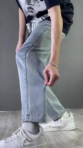 Dáng quần không quá rộng cũng không quá bó 👍🏻 quá là vừa vặn #quanjeannam #quanjeanxanh #quanjeanongdung 
