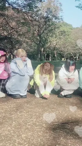 ワンマンライブ用の写真撮影中、ガチでインキャが出ちゃってるNANIMONOちゃんのオフショットです👾 #NANIMONO #アイドル #まじでむり 