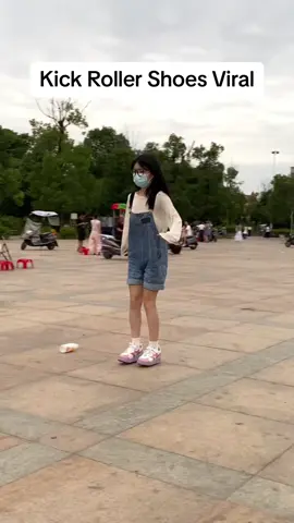 @ Tag Bestie awak bg hadiahkan kick roller shoes kpd anda 😍😍#kickrollers #rollerskating #rollerskate #heelys #christmas #present #xmastiktok 