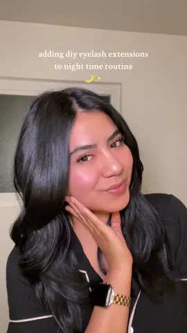 waking up with lashes like this in the morning has cut my time of getting ready and thats a plus in my books ✨🌙🫶🏽 it just added 5 more minutes to my night routine also, i fell in love with this lash map! 12,12,16,16,10 💗 @Lashviewshop @lashview @Lashviewstore  #lashviewlashes #lashviewclusterlashes #eyelashextensionsathome #diylashextension #diylashesathome #latina #latinacontentcreator 