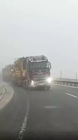 Volvo+Mercedes Benz heavy-duty truck transports large goods of 90 tons ⚠️⚠️🚛🚛 #europeantrucks #truck #heavytruck #car #fyp 