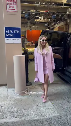 Sydney Sweeney Looking Extra Beautiful in pink while doing TV Shows in New York City. (🎥) @elderordonez1  . . #sydneysweeney #taylorswift #happybirthday #gigihadid #selenagomez #caradelevingne  #ryanreynolds #blakelively #hughjackman #jenniferlopez #benaffleck #pretty #beautiful #happy #elderordonez1 #justinbieber #haileybieber #kimkardashian #kyliejenner #ladygaga  #reels #reelsinstagram #follow #photography #photo  #newyork #instagram #fun #girl