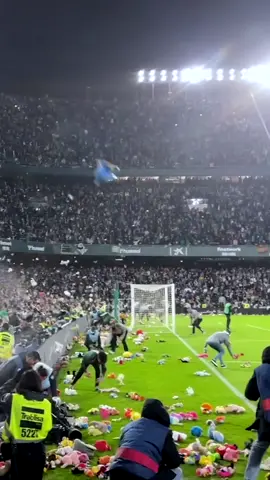 Every year Real Betis fans throw thousands of stuffed toys onto the pitch from the stands for disadvantaged children during their annual toy donation. What football is all about! 👏❤️