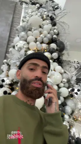Feliz Navidad Manuelita de parte de SANTA,ANASTAZIO y este servidor. ARCANGEL LA MARAVILLA🫀