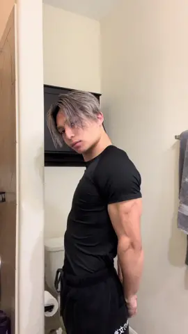Feeling like toji in this compression Compression shirt from @divinexclothing 🫀 code: KYL3 for discount #Fitness #physique #GymTok #bodybuilding 
