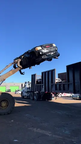#fordfusion #nissanmurano #hondaccord #gmcenvoy #cartok #carcrusher #autorecycling #junkyard #autopartscity 