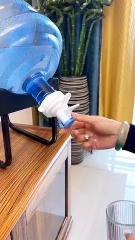 minum air galon jadi ga tumpah tumpah lagi #rakgalon #rakgalonairdudukanmeja #rakgalonkekinian #rakkrangalon #rakgalondankrangalon #rakgalonsimple #rakgalonkekinian #krangalon #rakgalonkranair #xyzbca #fyp #rakkakigalon #rakkakigalonmurah #rakkakigalonviral #rakkakigalonair #rakkakigalondankran #rakkakigalonbesi 