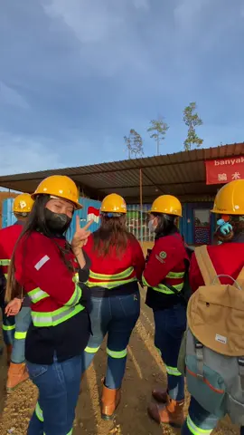 Ibu-ibu dan Nona-nona Scania Shift C 😄🔥#fyp #fypシ #rubyinternationalmining😎 #iwip #iwiphelmkuning #operatordt #wedabaynikel🇲🇨🎌 #lelilefsawai #anaktambang 