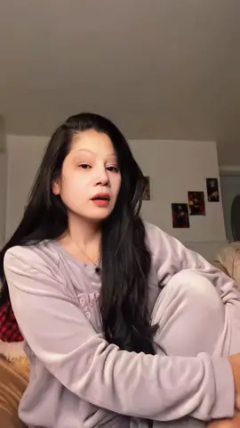 Bị Quýnh hai con mắt sết lên luôn, Ủa hỏi người ta thích cái gì Thì người ta nói thích anh hàng xóm thôi😂😢😭😭😭 vay cũng đánh mình