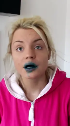 Hjälpte Jonna att borsta tänderna! 🦷 #foryoupage #foryou #prank #funny 