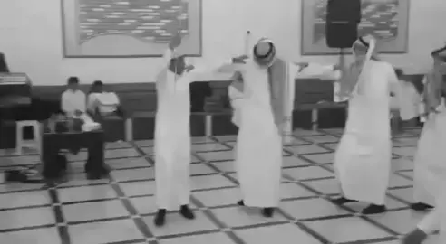 فوق التل فوق التل و الرويلي @بخشم الريال #اكسبلور #تابعني #مشاهير #Love #اكسبلورر #تابعوني #صور #تصميم 