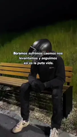 #CapCut asi es la vida 😌 #lavida #lloramos #sufrimos #caemos #levantamos #asieslavida #vivetuvida #fraces #frcaes_de_la_vida #fracesmotivadoras #motocross #motorcycle #fracesmotocros #parati #fouryou #fouryoupage #viral #parati 
