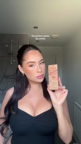 ive found the perfect winter lip combo ❄️💗 #lipcombo #peachesandcreamlipliner #nyxlipoil 