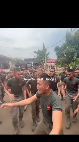 Yel Yel #tarunaindonesia #yelyeltni #selamattinggalkasih #tamtamatni #brimob #kopasusindonesia 