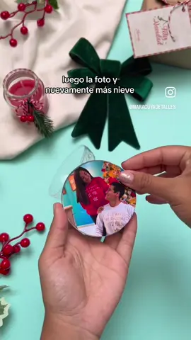 Te enseño a personalizar una esfera con foto! 🫶🏼🎄 #navidad #parati #fyp #detallespersonalizados #esferasnavideñas #tutorial #AprendeEnTikTok 