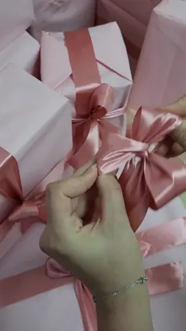 #tutorial #howtomakeabowtutorial #howtomakeabow #تغليف_جهاز #bow #تغليف_هدايا🎁 #تغليف_هدايا #Tunisia #الشعب_الصيني_ماله_حل😂😂 #تجهيزات_العروس #جهاز_العروسة #عروسة_تونسية🇹🇳 