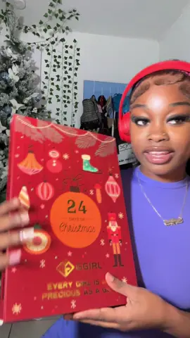 this is so cuteeee as a gift to someone or to YOURSELF🥰🎄 | p.s for gold jewelry lovers!!! THANK YOU @GGIRLJEWELRY #adventcalendar #goldjewelry #christmasadventcalender #christmas2023 