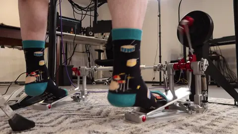 Yes, you can use a double pedal on the Alesis Nitro Max 😍🤘 #drums #doublebass 