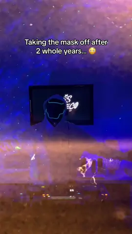 Time for a new chapter 🖤 i can‘t describe how grateful I am for your support in the last 2 years 😮‍💨 we are already 2,6M people and this is just the beginning! Now, it‘s time for some new CHRIS EL GRECO music 🫶🏼 #dj #chriselgreco #remix #neverbelikeyou #viralsongs #flume #maskoff 