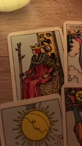 Wer ist diese Person wohl??😍#tarotreading #tarot #wahrsagen 