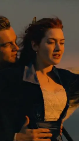 Filme: Titanic (1997) Um dos clássicos do cinema e uma das cenas mais icônicas! #dicas #dicasdefilmes #titanic #leonardodicaprio #katewinslet #fyp #viral