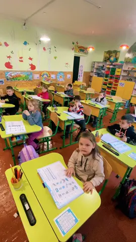 #урок #вчимоанглійську #вчителька #вчительськібудні #цікавознати #1клас #ліцейні_будні #ліцей #робота #діти #учні 