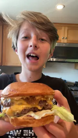 Cheeseburger! 🍔  #shorts #fyp #viral #cooking #food #Recipe #chef #trending #burger  #cheeseburger
