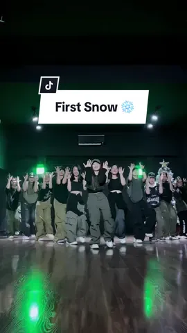 Merry Xmas ❄️ #firstsnow #exo #bobodancestudio #giangsinh2023 