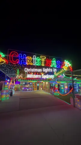 📍11 Chaplin Crescent, Quakers Hill I stumbled across this house after leaving my previous post house. I normally never drive home this way so unsure if this is a new player in town but I am here for it.  There were a few other houses with Christmas decorations in the vicinity but I liked this house the best.  #Christmaslightssydney #Sydneychristmaslights #christmaslightsydney #christmaslightssydney2023 #fyp #2023 #Australia #sydney 