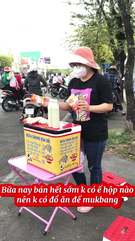 Hành trình khởi nghiệp lề đường bán cơm cuộn ngày 5...thân mời mọi người ghé trước cổng trường Lương Thế Vinh đường 30/4 ủng hộ e vài hộp cơm cuộn mì trộn cơm gà viên chiên!!! #cantho65🌈 #truonghoc #khơinghiep #truonghocgenz #comcuon #comcuonrongbien #mitron #comcuonhanquoc #viahe #buasangzuize #comga #buonban #muusinh #dauduong #suadaunanh #hanhtrinhkhoinghiep #khơinghiep 