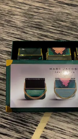 Marc Jacob's 🎁 perfume package set @200gh  perfumes . Delivery at a fee