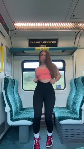 Fit Girls #fitnessgirls #gymgirls #fitgirls #calsas #legins #chicadelgym #chicafit 