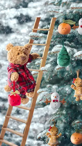 Rockin’ around the Christmas tree 🎄 #bartholomewbear #sharingjoy  #forthejoyofit #jellycat #jellycatlondon #jellycatcollection 