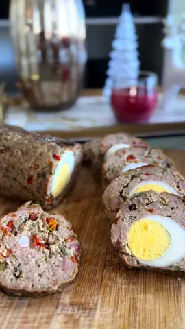 Rollo de carne molida para 6 personas relleno con huevo, lo que me encanta es que se puede comer frío o caliente.