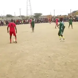 os cara tem intimidade com a bola #frestyle #viral #skills #futedits #angolafutebol #angolafutebol #edits #futebol #dribles #angola 