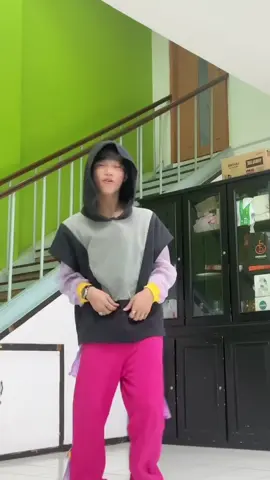 Maap ada iklan lewat di belakang😌🙏🏻