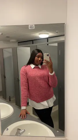 I love love this sound🤭🤭 . #fyp #kay🥰 #daysoftheweekchallenge #daysoftheweek #fashiontiktok #simplefashion #uktiktok🇬🇧uk #nigeriantiktok🇳🇬 