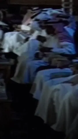 لاكن انا ماني رفيقً لك اليوم  ‏انا رفيقً للشقى والهمومي  #عبدالله_بن_زويبن #قصائد #شعر #ابيات_مرصعه_بالحزن #اكسبلورexplore #تيك_توك #fypシ #قصايد_جزله #fypシ 