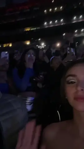 Nada mas un ratito me rompiste el corazon 😩💔 #rauwalejandro #parati #music #lyrics #fyp 