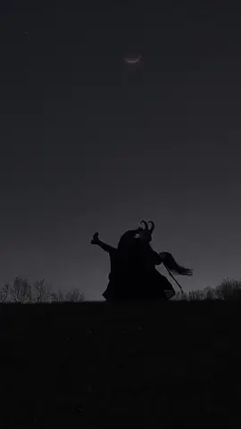 𝐓𝐢𝐬’ 𝐭𝐡𝐞 𝐬𝐞𝐚𝐬𝐨𝐧 𝐟𝐨𝐫 𝐲𝐮𝐥𝐞𝐭𝐢𝐝𝐞 𝐠𝐡𝐨𝐬𝐭𝐬 𝐚𝐧𝐝 𝐰𝐢𝐭𝐜𝐡𝐞𝐬  #yule #darkchristmas #shotoniphone #prequelapp #capcut 